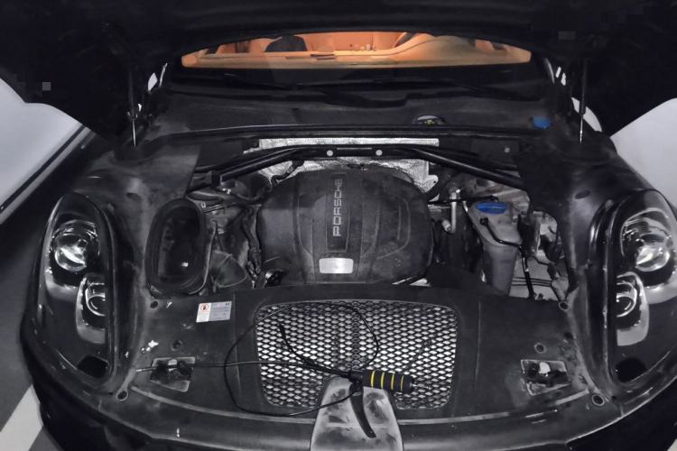 Used Porsche Macan 2014 Macan 2.0T Engine Bay
