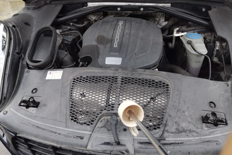 Used Porsche Macan 2014 Macan 2.0T Engine Bay