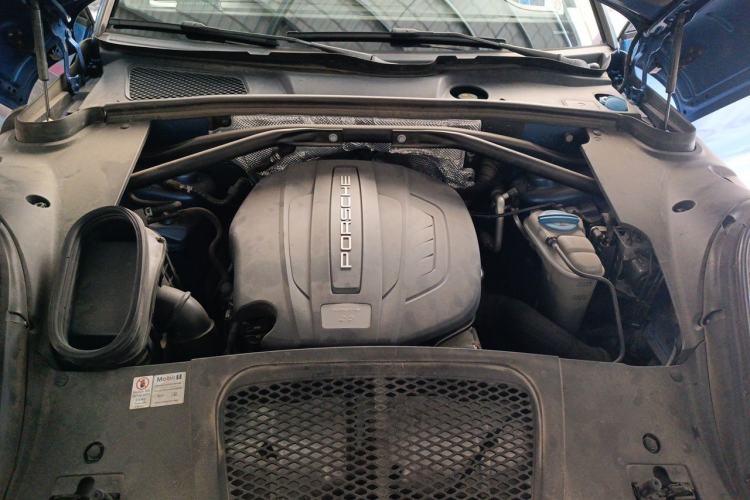 Used Porsche Macan 2014 Macan 2.0T Engine Bay