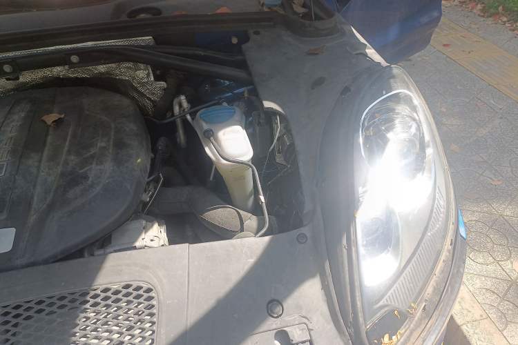 Used Porsche Macan 2014 Macan 2.0T Engine Bay Left