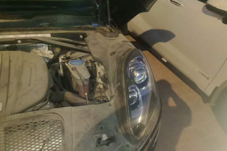 Used Porsche Macan 2014 Macan 2.0T Engine Bay Left