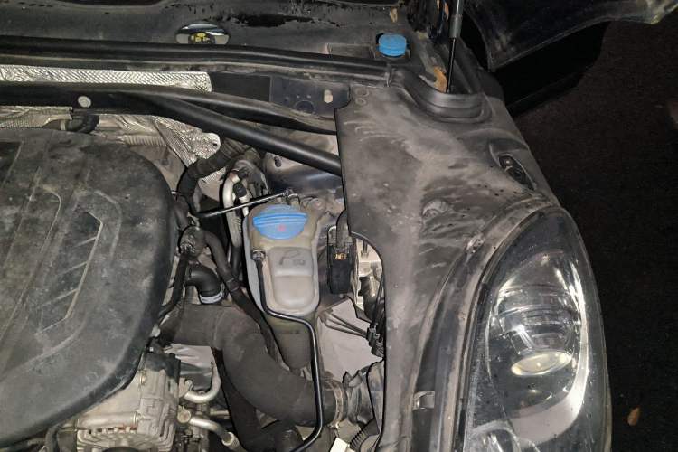 Used Porsche Macan 2014 Macan 2.0T Engine Bay Left