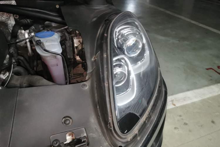 Used Porsche Macan 2014 Macan 2.0T Engine Bay Left