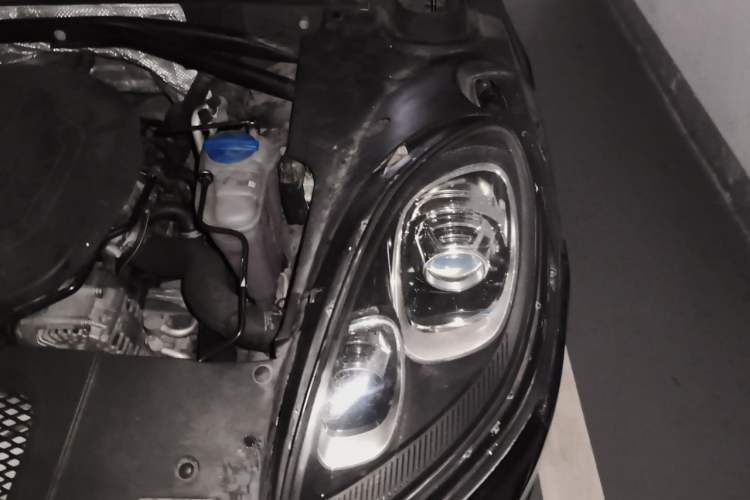 Used Porsche Macan 2014 Macan 2.0T Engine Bay Left