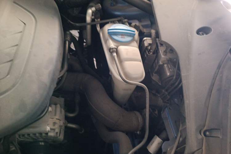 Used Porsche Macan 2014 Macan 2.0T Engine Bay Left