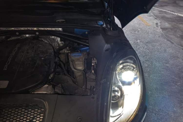 Used Porsche Macan 2014 Macan 2.0T Engine Bay Left