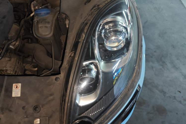 Used Porsche Macan 2014 Macan 2.0T Engine Bay Left