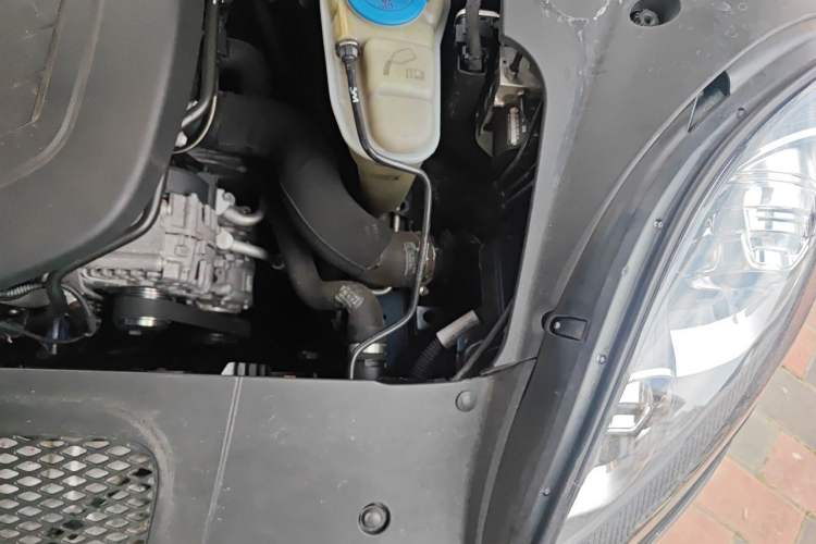 Used Porsche Macan 2014 Macan 2.0T Engine Bay Left