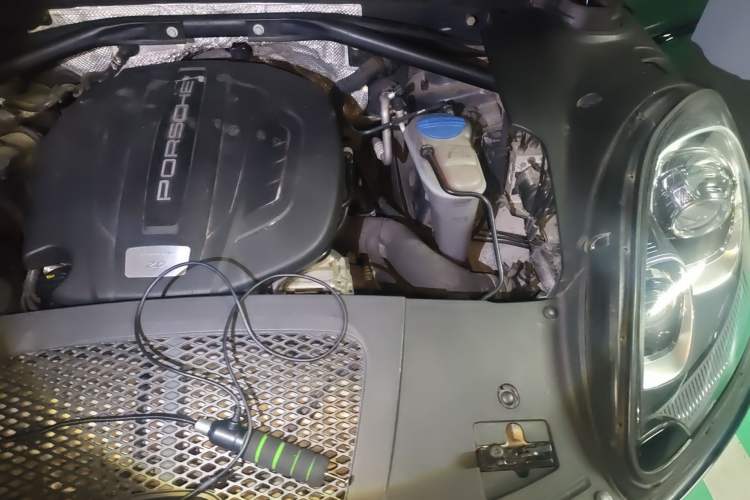 Used Porsche Macan 2014 Macan 2.0T Engine Bay Left