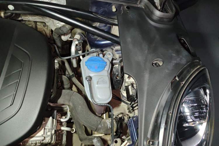 Used Porsche Macan 2014 Macan 2.0T Engine Bay Left