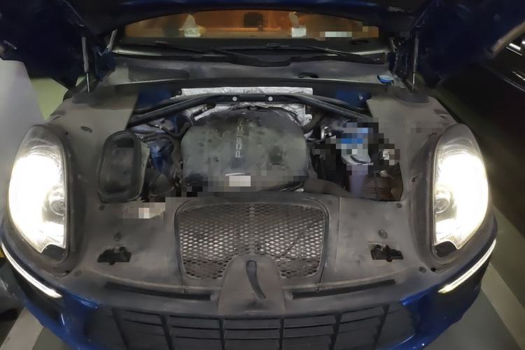 Used Porsche Macan 2014 Macan 2.0T Engine Bay