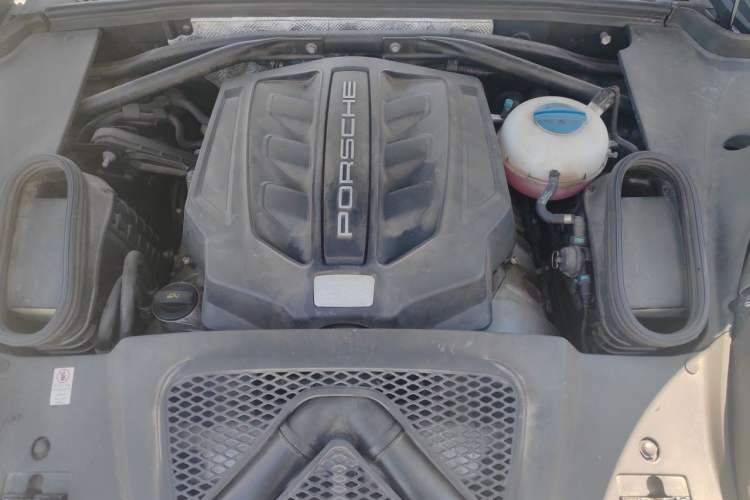 Used Porsche Macan 2014 Macan S 3.0T Engine Bay