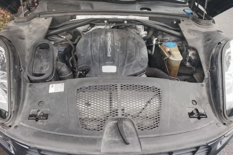 Used Porsche Macan 2014 Macan 2.0T Engine Bay