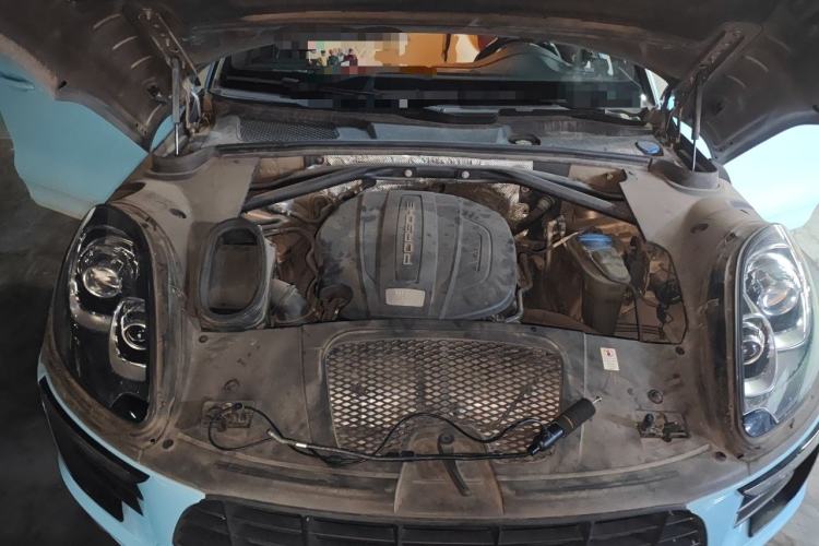 Used Porsche Macan 2014 Macan 2.0T Engine Bay
