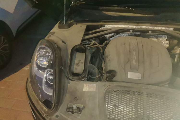 Used Porsche Macan 2014 Macan 2.0T Engine Bay Right