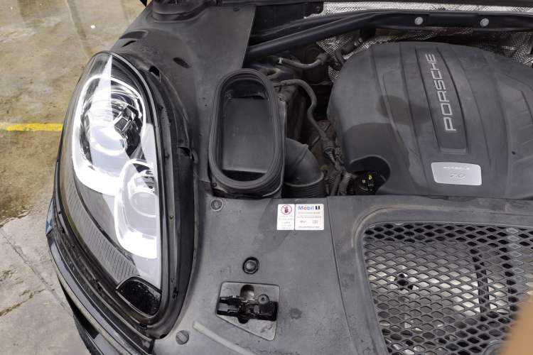 Used Porsche Macan 2014 Macan 2.0T Engine Bay Right