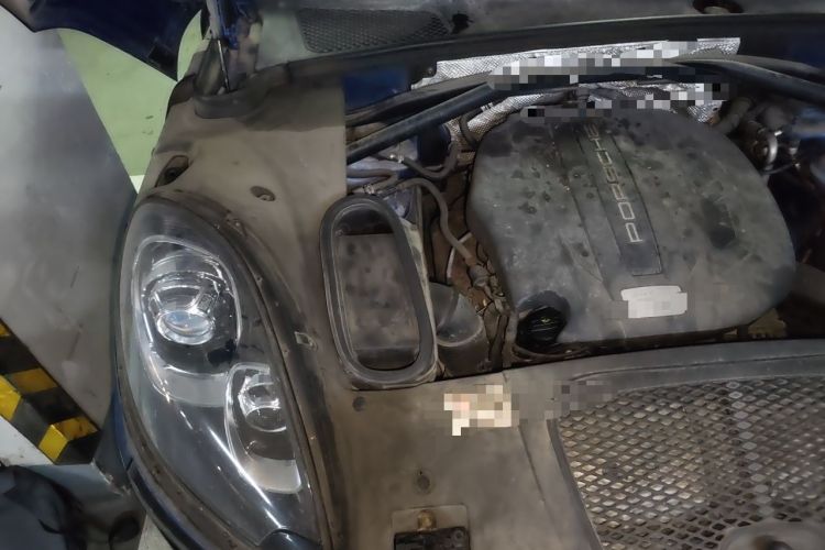 Used Porsche Macan 2014 Macan 2.0T Engine Bay Right