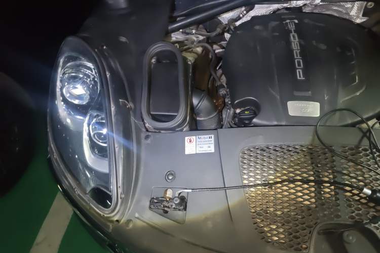 Used Porsche Macan 2014 Macan 2.0T Engine Bay Right
