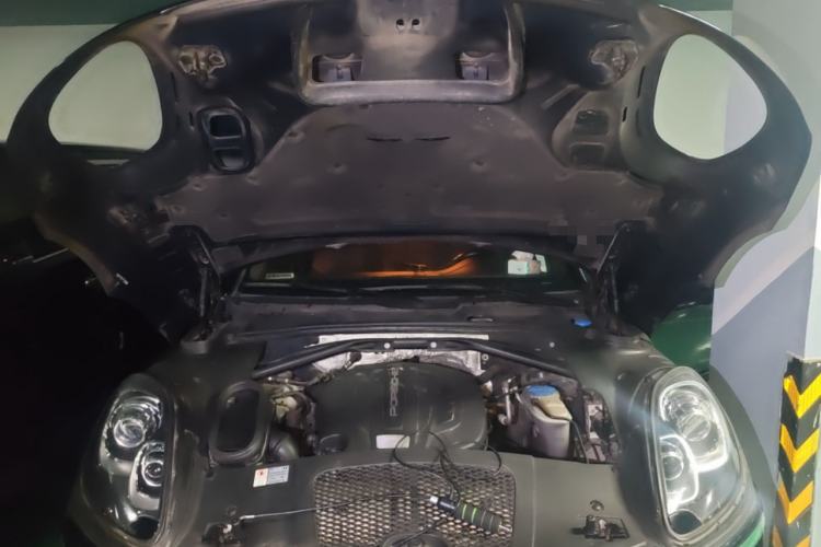 Used Porsche Macan 2014 Macan 2.0T Engine Bay