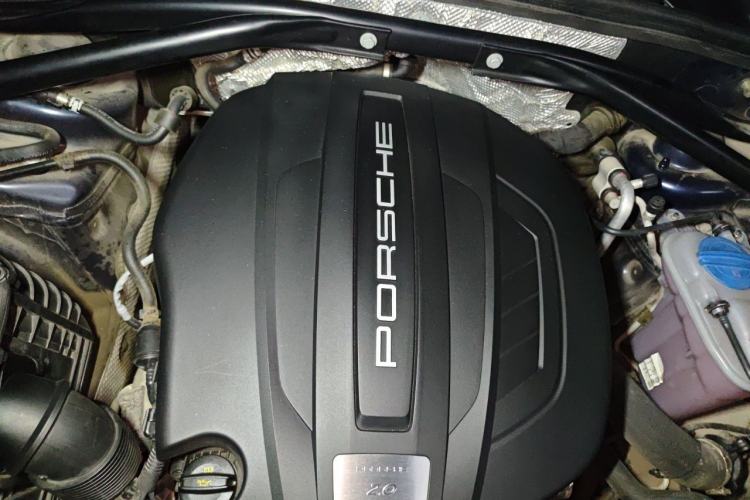 Used Porsche Macan 2014 Macan 2.0T Engine Bay