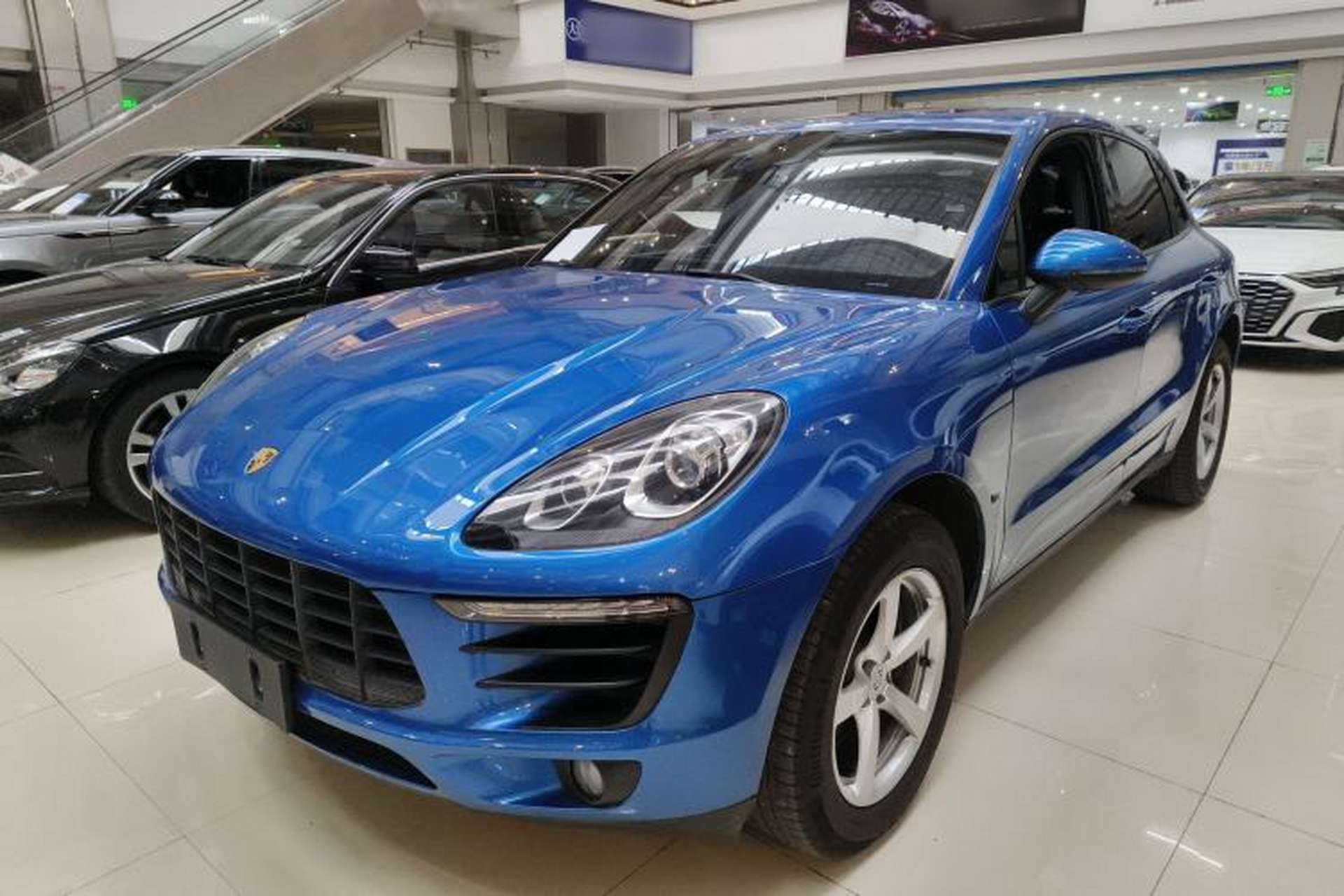Used Porsche Macan 2014 Macan 2.0T Front Left 45 Deg