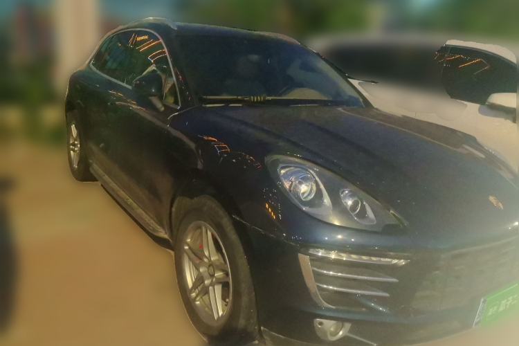 Used Porsche Macan 2014 Macan 2.0T Front Right 45 Deg