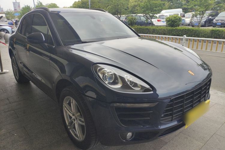 Used Porsche Macan 2014 Macan 2.0T Front Right 45 Deg