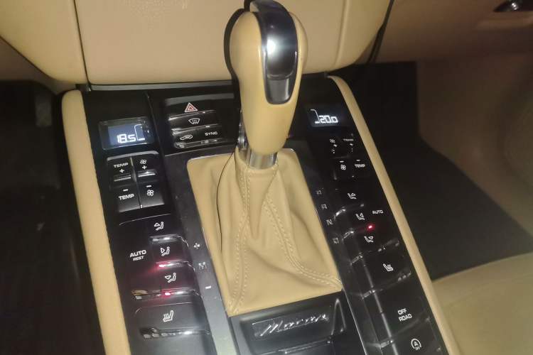 Used Porsche Macan 2014 Macan 2.0T Gear Lever