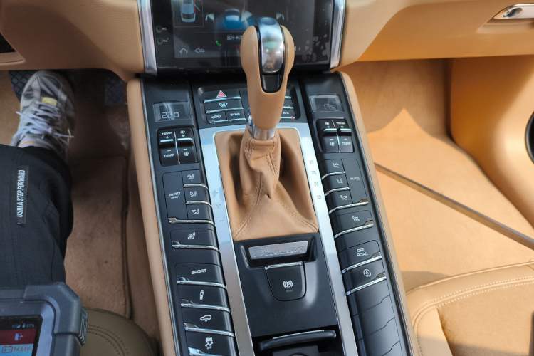 Used Porsche Macan 2014 Macan S 3.0T Gear Lever