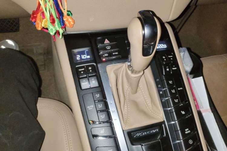 Used Porsche Macan 2014 Macan 2.0T Gear Lever