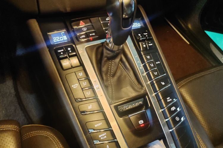 Used Porsche Macan 2014 Macan Turbo 3.6T Gear Lever