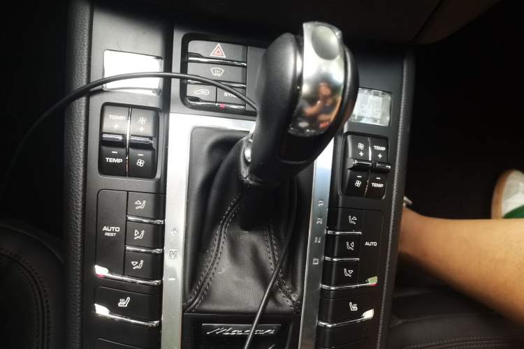 Used Porsche Macan 2014 Macan 2.0T Gear Lever