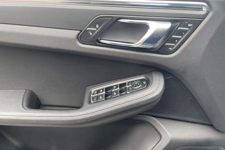 Used Porsche Macan 2014 Macan 2.0T Interior 10