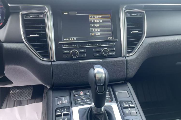 Used Porsche Macan 2014 Macan 2.0T Interior 4