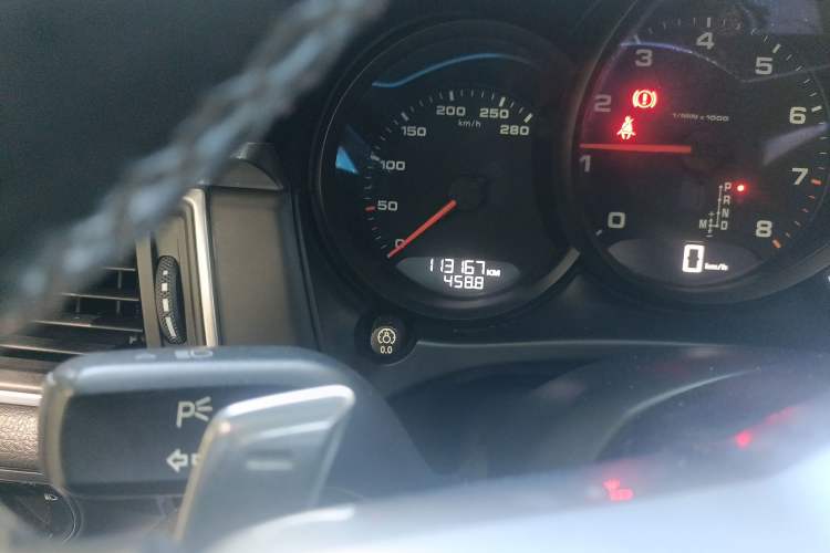Used Porsche Macan 2014 Macan 2.0T Odometer Close Up