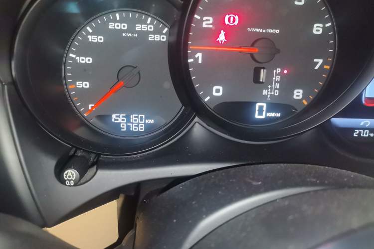 Used Porsche Macan 2014 Macan 2.0T Odometer Close Up