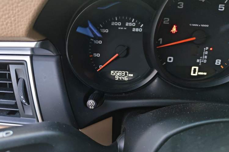 Used Porsche Macan 2014 Macan 2.0T Odometer Close Up