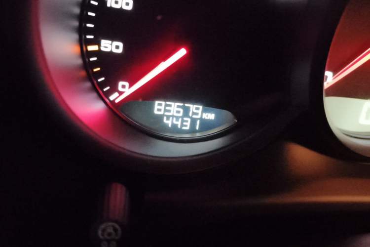Used Porsche Macan 2014 Macan 2.0T Odometer Close Up