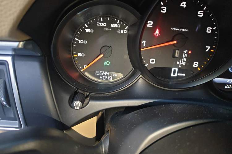 Used Porsche Macan 2014 Macan 2.0T Odometer Close Up