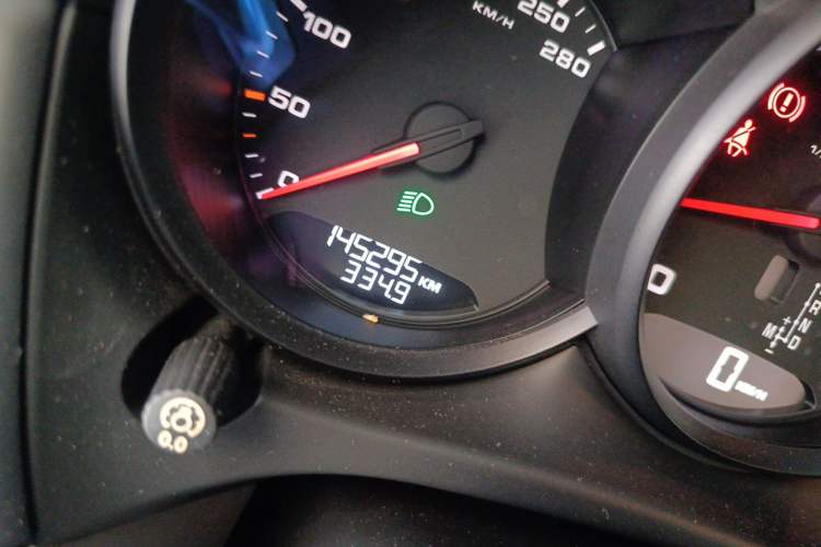 Used Porsche Macan 2014 Macan 2.0T Odometer Close Up
