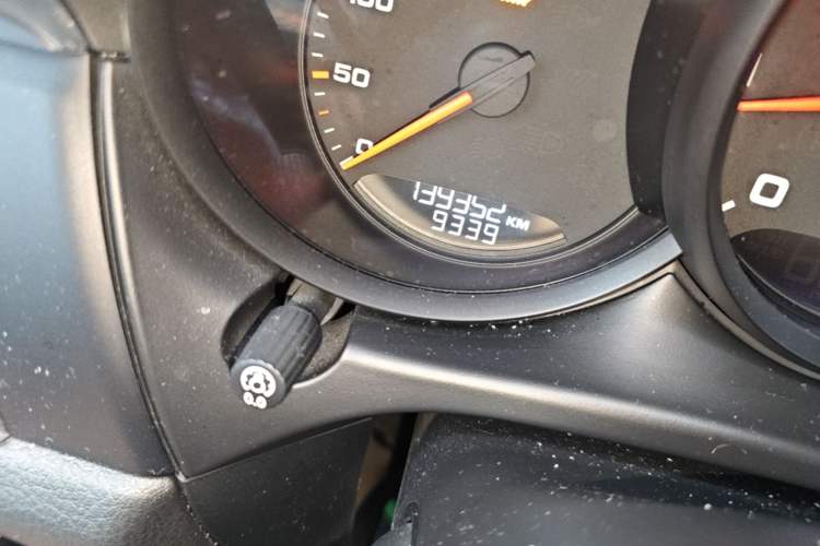 Used Porsche Macan 2014 Macan 2.0T Odometer Close Up