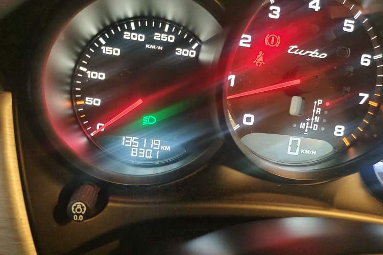 Used Porsche Macan 2014 Macan Turbo 3.6T Odometer Close Up