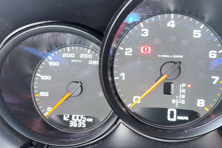 Used Porsche Macan 2014 Macan 2.0T Odometer Close Up