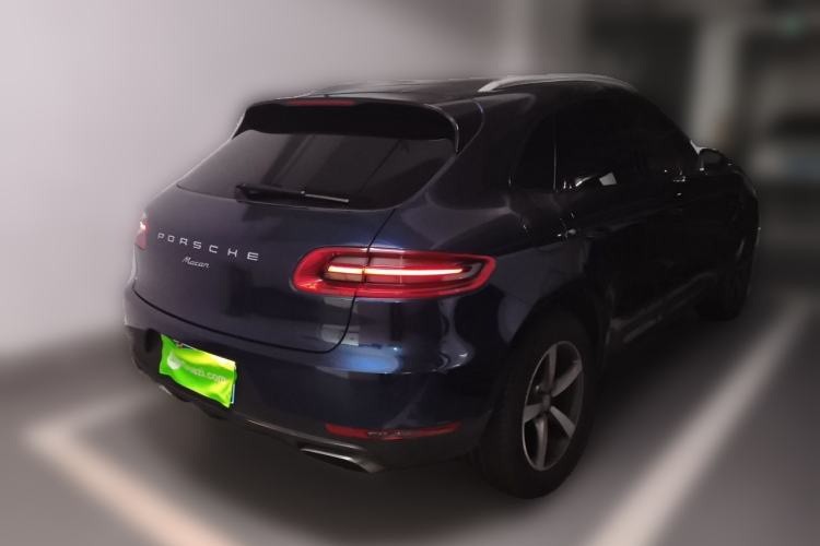 Used Porsche Macan 2014 Macan 2.0T Rear Right 45 Deg