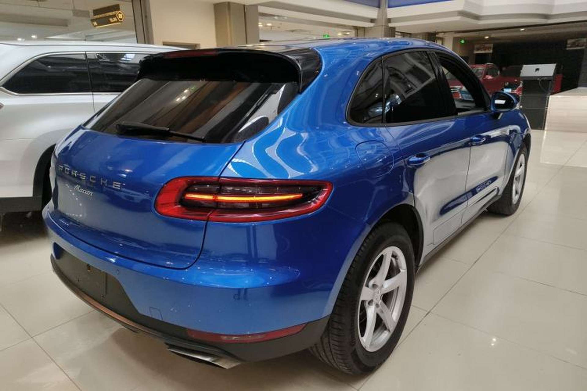 Used Porsche Macan 2014 Macan 2.0T Rear Right 45 Deg
