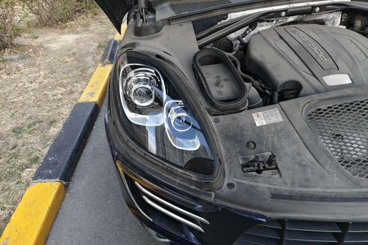 Used Porsche Macan 2014 Macan 2.0T Right Front Headlight