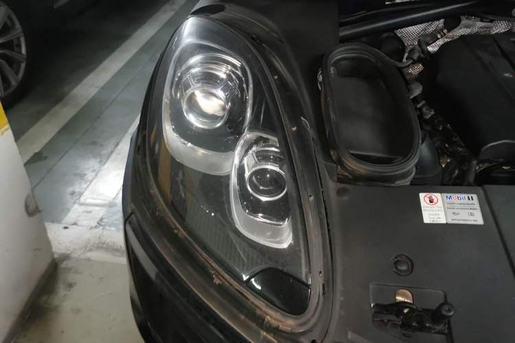 Used Porsche Macan 2014 Macan 2.0T Right Front Headlight