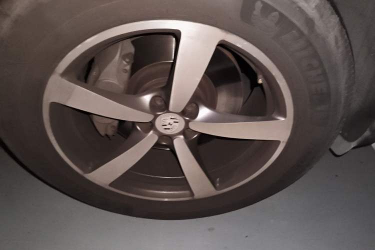Used Porsche Macan 2014 Macan 2.0T Right Front Wheel Hub