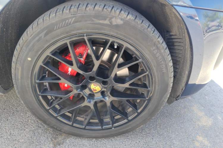 Used Porsche Macan 2014 Macan S 3.0T Right Front Wheel Hub