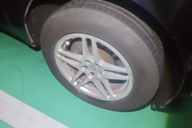 Used Porsche Macan 2014 Macan 2.0T Right Front Wheel Hub